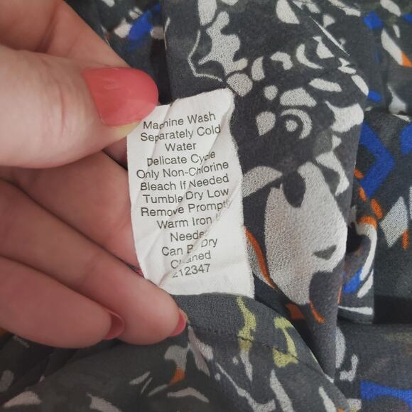 Cabi | Abstract Pattern Sheer Lightweight Button Up Long Sleeve Blouse Top - Picture 11 of 11